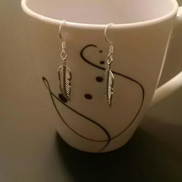 Jewelry - 925 Feather Earrings NWOT